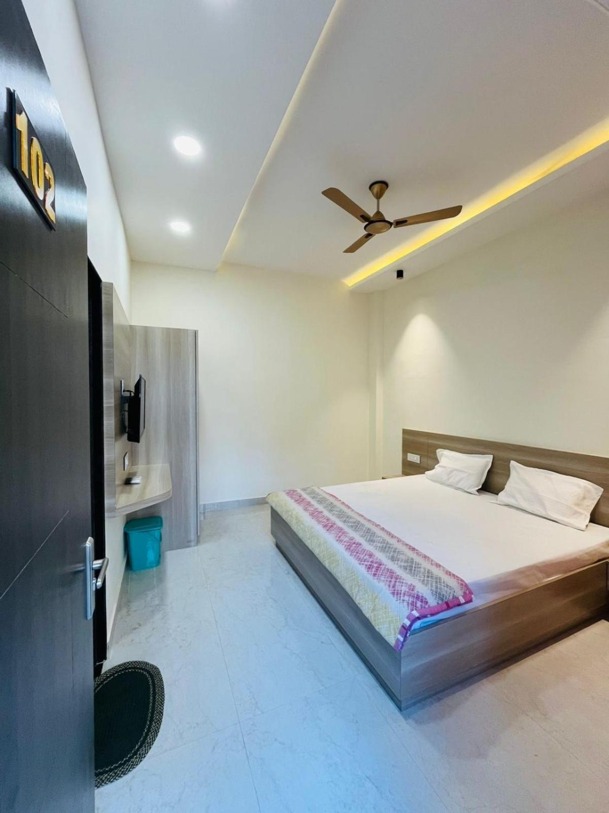 Log Inn Banaras فاراناسي المظهر الخارجي الصورة