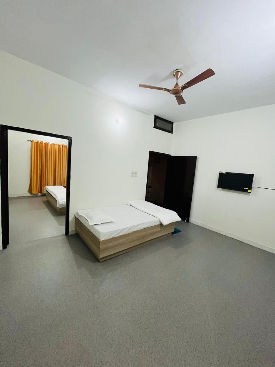 Log Inn Banaras فاراناسي المظهر الخارجي الصورة