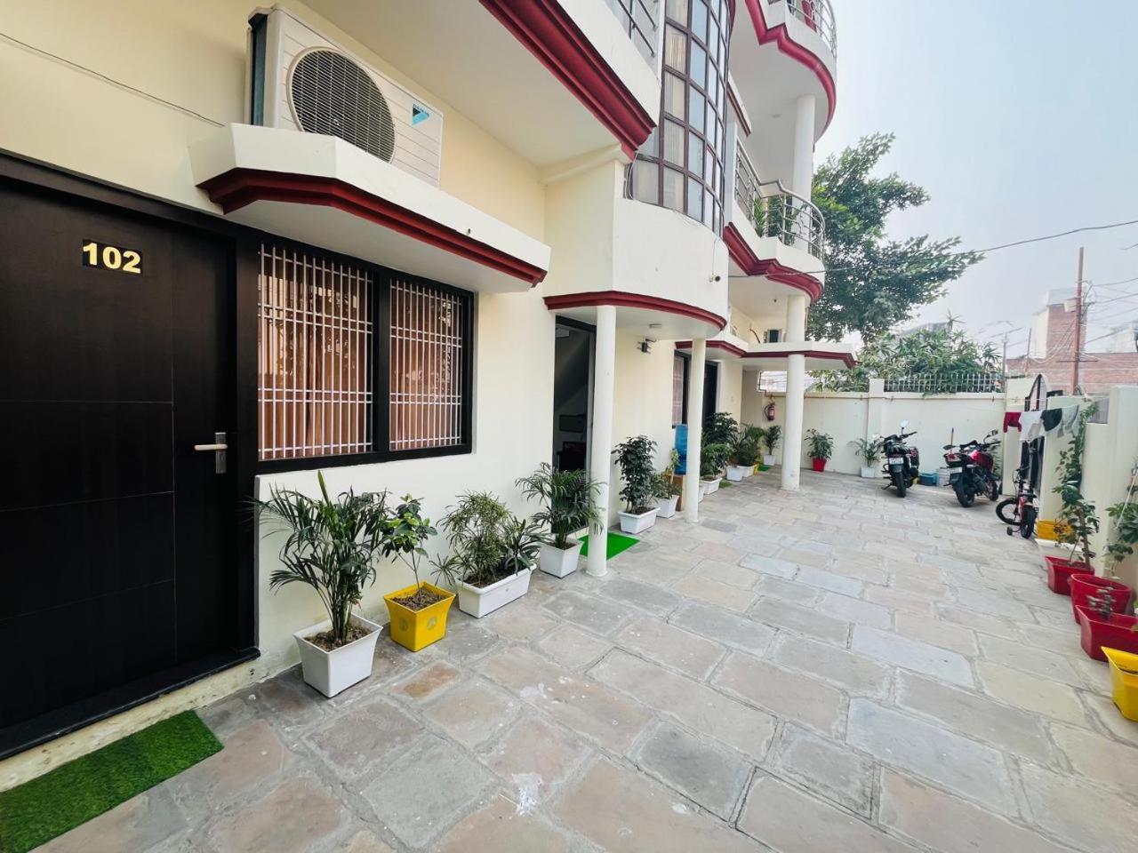 Log Inn Banaras فاراناسي المظهر الخارجي الصورة